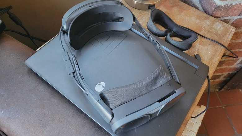 The XR Elite on a gaming laptop