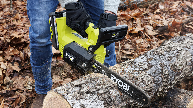ryobi chainsaw cutting log