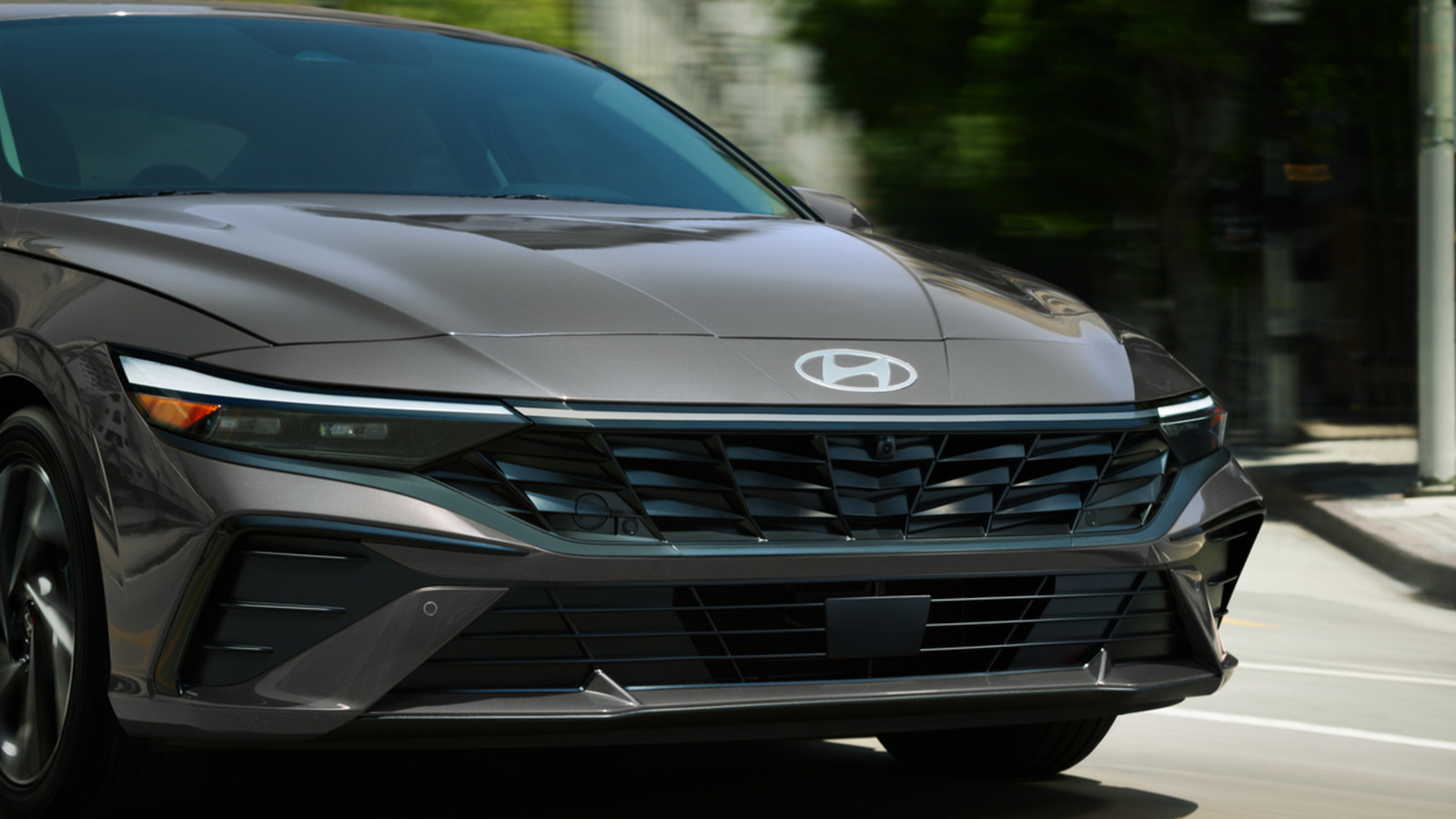 Hyundai Elantra Hybrid Blue Vs Limited What's The Difference?