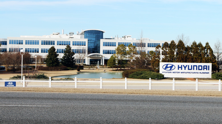 Outside view of Hyundai Motor Manufacturing Alabama