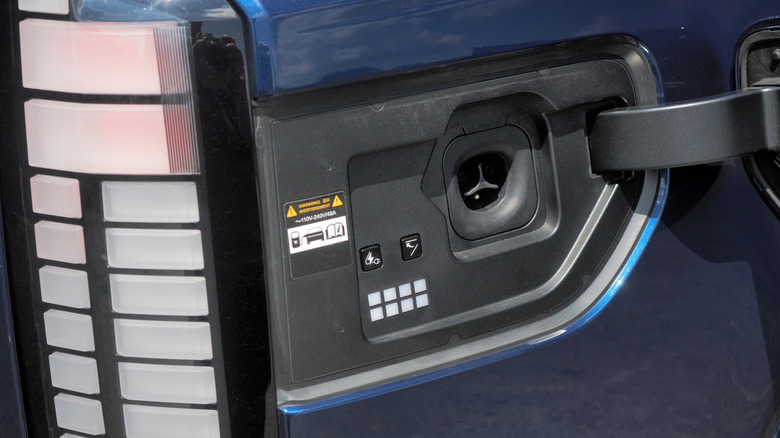 2026 Hyundai Ioniq 9 NACS charge port