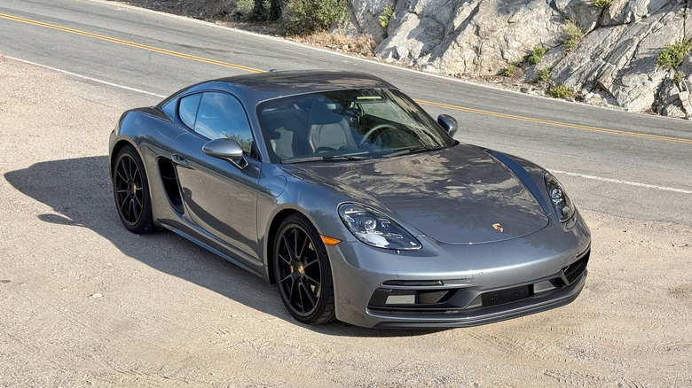 Porsche Cayman GTS 4.0 parked in the mountains