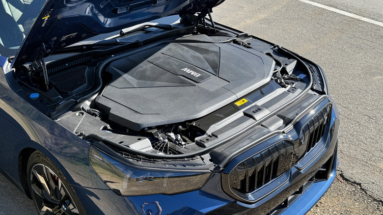 2026 BMW i5 xDrive40 under the hood