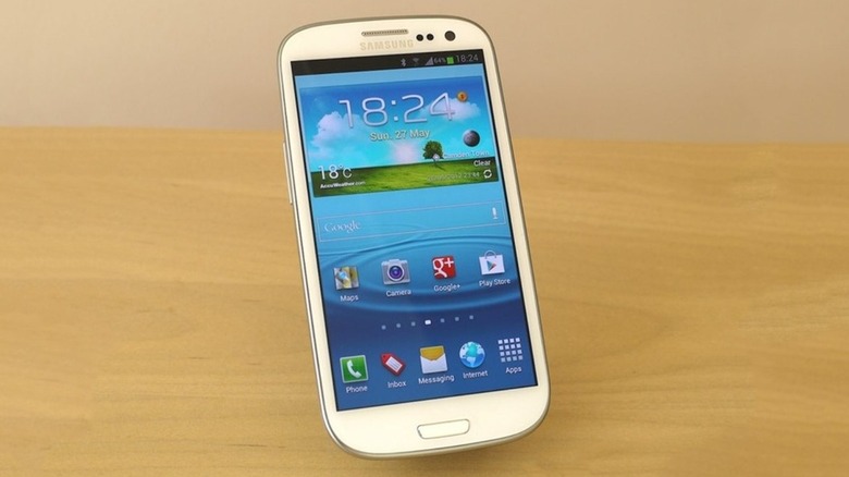 Samsung Galaxy S3 on a wooden table