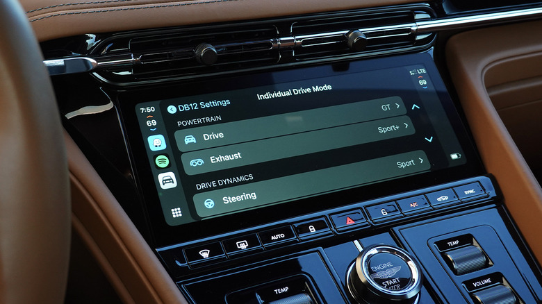 Aston Martin DB12 Volante Apple CarPlay Ultra individual drive mode page