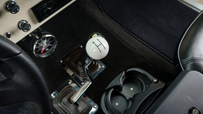Manual shifter in Ford truck