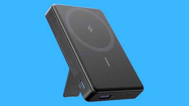 Anker 1652 power bank.