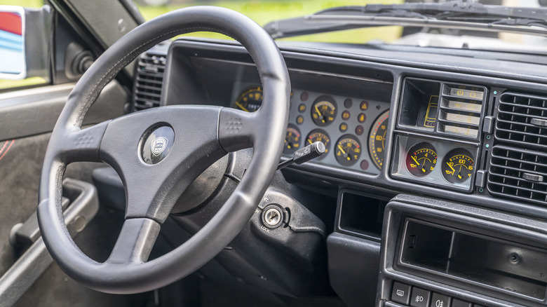 Dashboard of Lancia Delta HF Integrale as viewed from passenger seat
