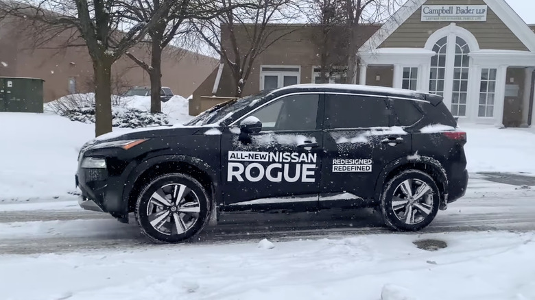 A Nissan Rogue on the snow
