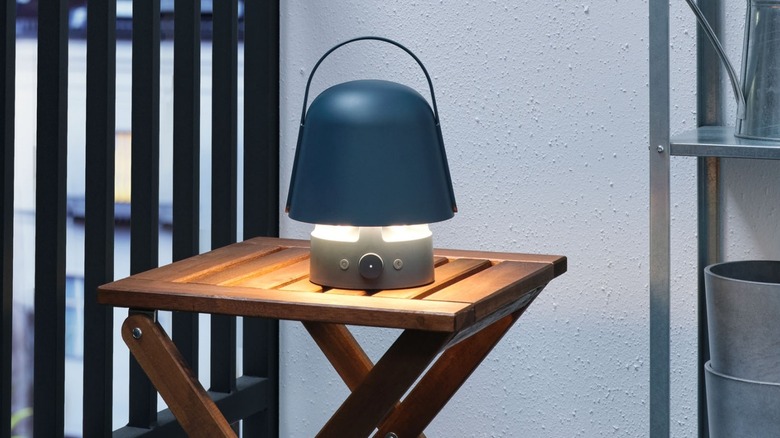 Ikea Vappeby Is A Weatherproof Spotify, Lamp Table Combo Ikea