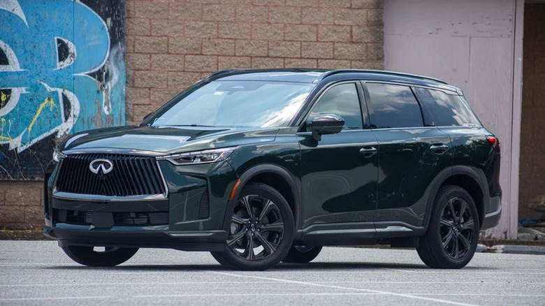 2026 Infiniti QX60 front 3/4 view