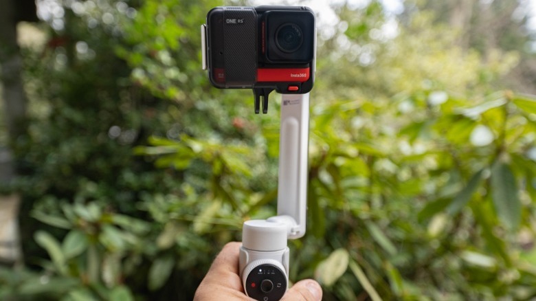 Insta360 Flow with action camera