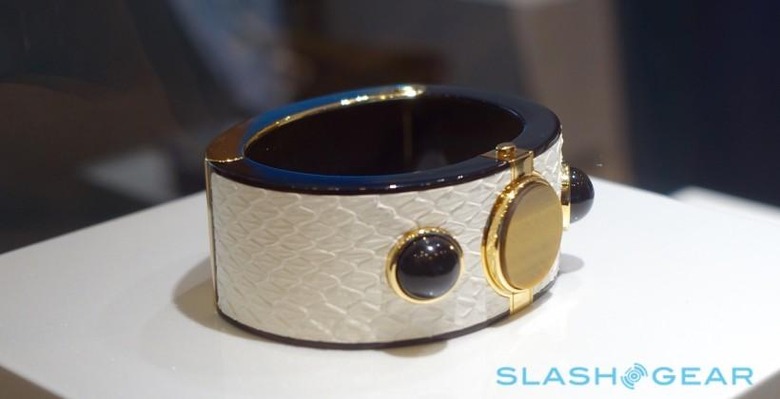 intel-mica-smart-bracelet-sg-4