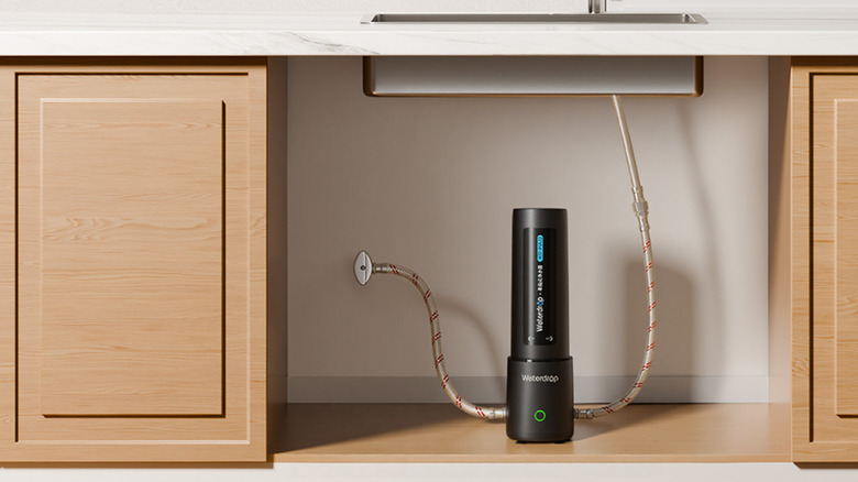 Waterdrop Filter 10UA Pro installed under a sink