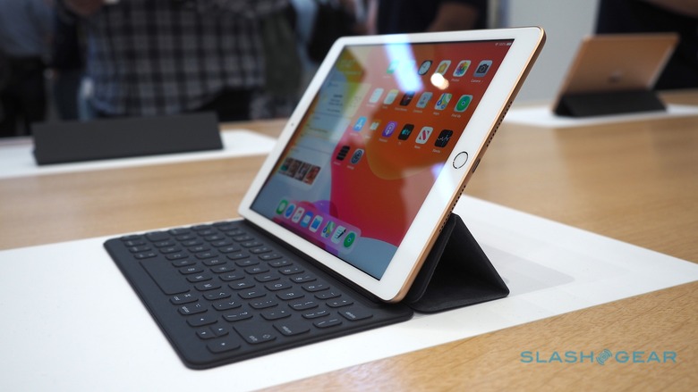7th Gen iPad 10.2 Hands-On: The new entry level iPad brings more value