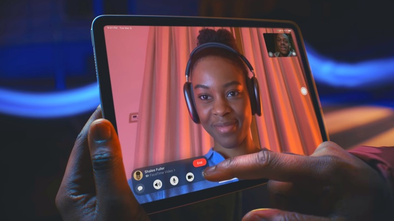 Face Time call on iPad Air 5