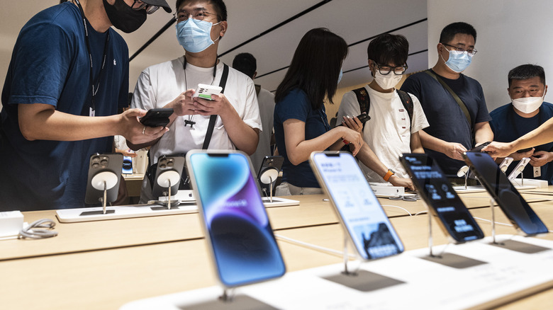 People checking the iPhone q4 lineup