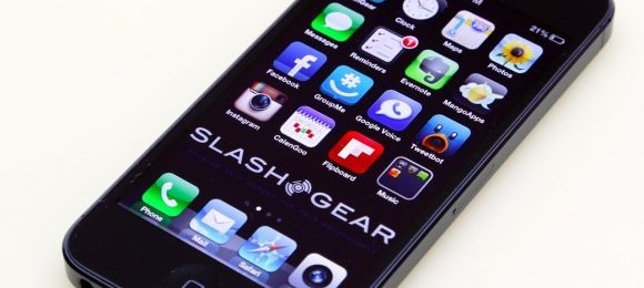 iPhone-5-hands-on-slashgear-065-580x493