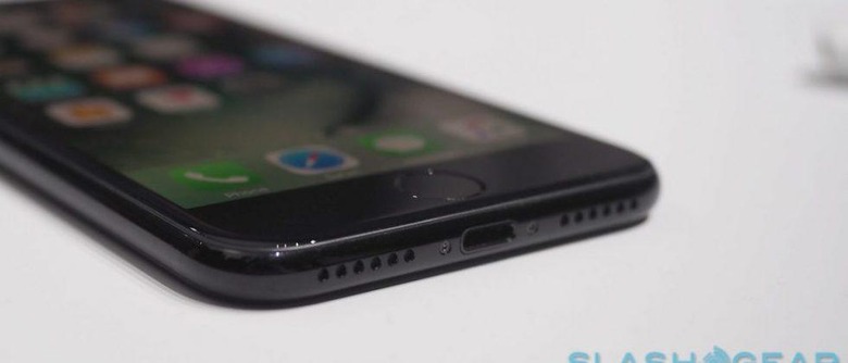 iPhone 7 uses an onscreen Home button if the physical one stops working