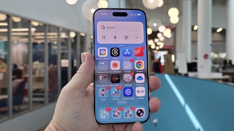 Front view of iPhone Air.