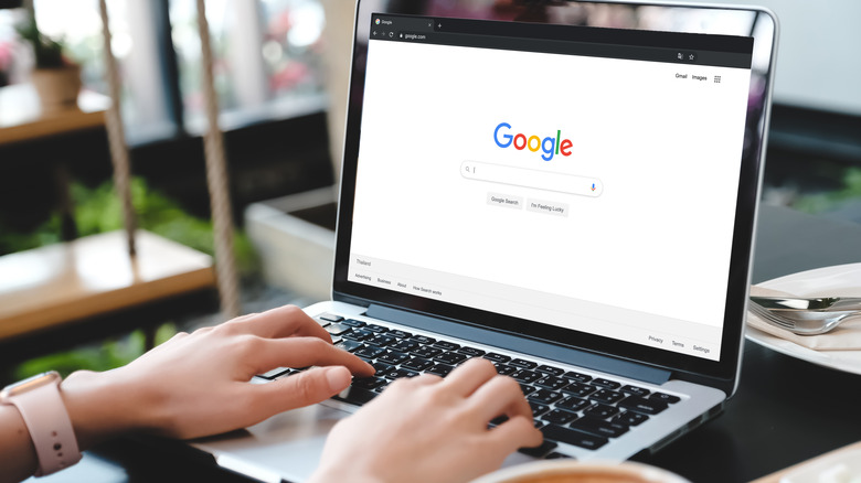 Google search engine on a macbook