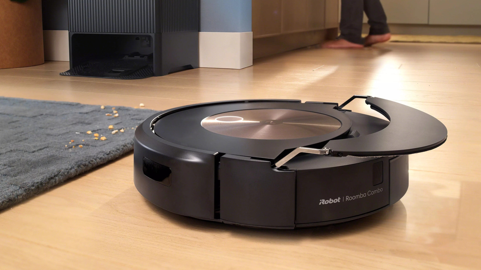 iRobot’s Roomba Combo J9+ رویکرد هوشمندانه تری برای پاک کردن قطره چکان و آشفتگی حیوانات خانگی دارد