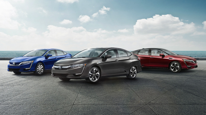 Honda Clarity hev 2018 series in different colors