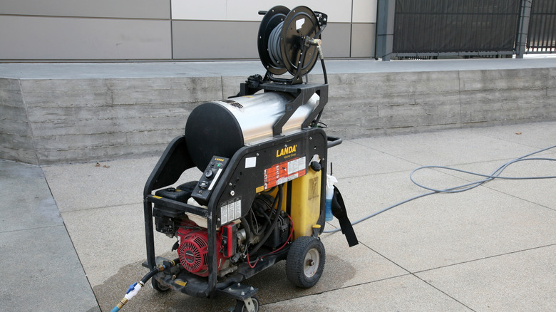 Landa diesel hot water pressure washer