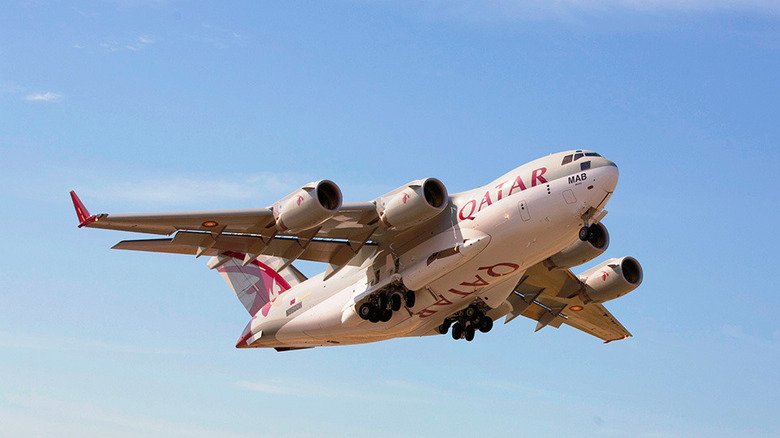 A Boeing C-17 Globemaster III in Qatar Airways livery