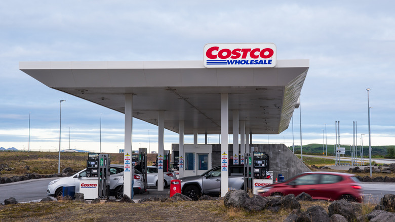A rural Costco gas station with multiple cars filling up