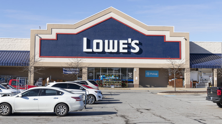 Lowe's store