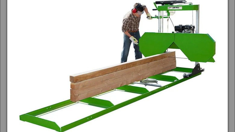 Central Machinery Saw Mill cutting lumber