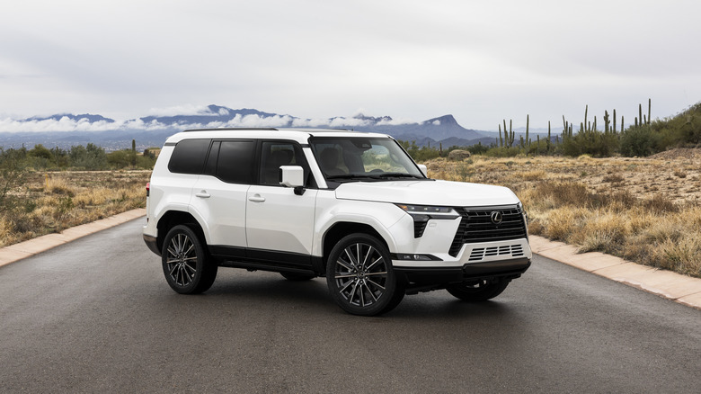 Front 3/4 view of a 2024 Lexus GX 550 in white