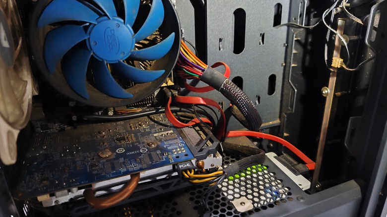 Components inside of a desktop PC