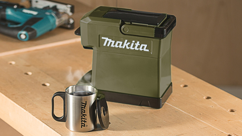 Makita coffee maker with mug