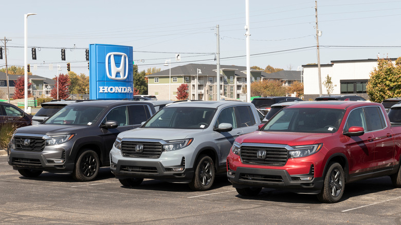 Honda Ridgeline pickups at Honda dealership.