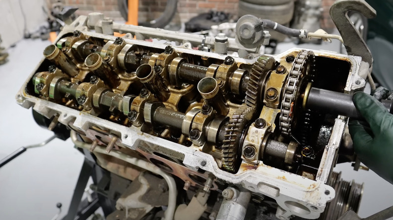 Toyota 3RZ-FE valvetrain