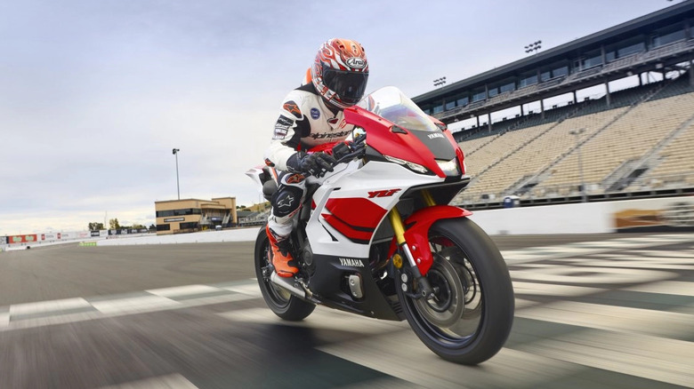 2026 Yamaha R7 with Anniversary colors on track