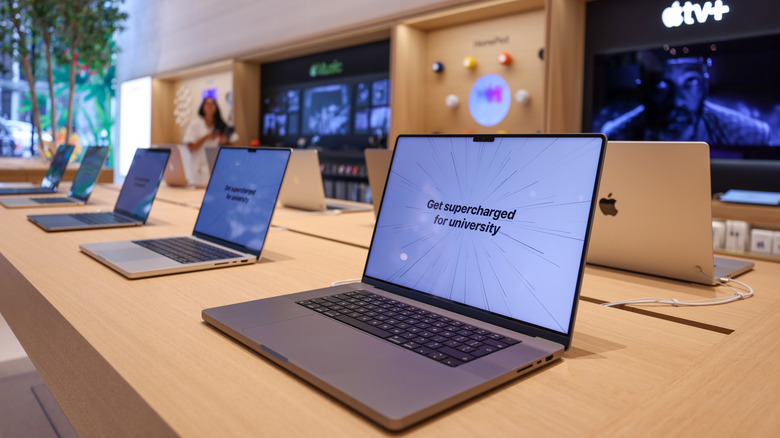 MacBooks at Apple Store