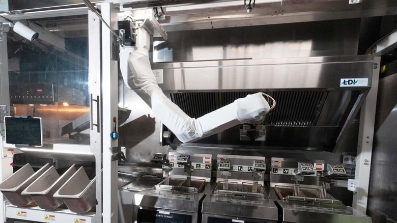 Flippy 2 robot in kitchen