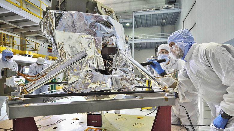 MIRI instrument inspected by scientists
