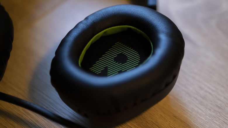 JBL Quantum 910X earpiece