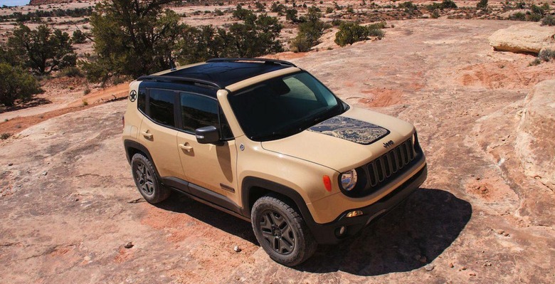 Jeep reveals two new Renegade models: Deserthawk & Altitude