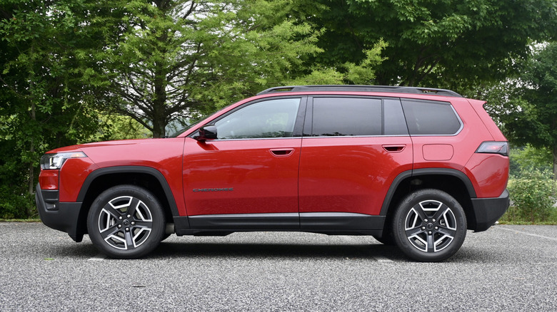 Jeep Cherokee profile