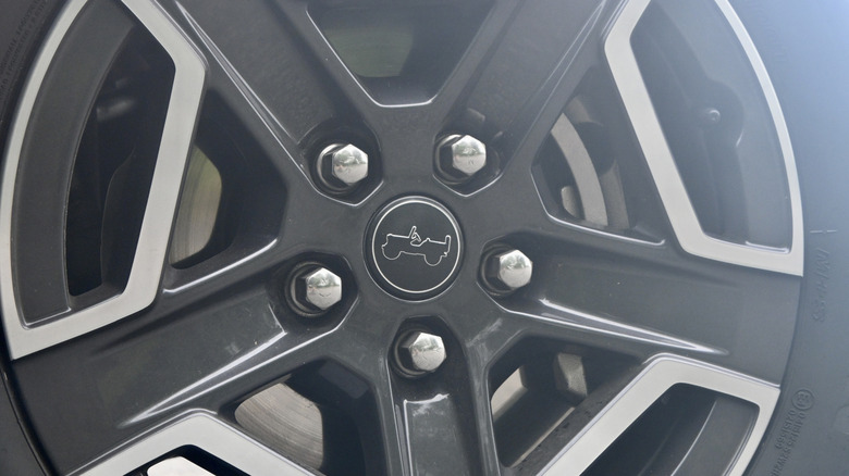 Jeep outline on aluminum wheels