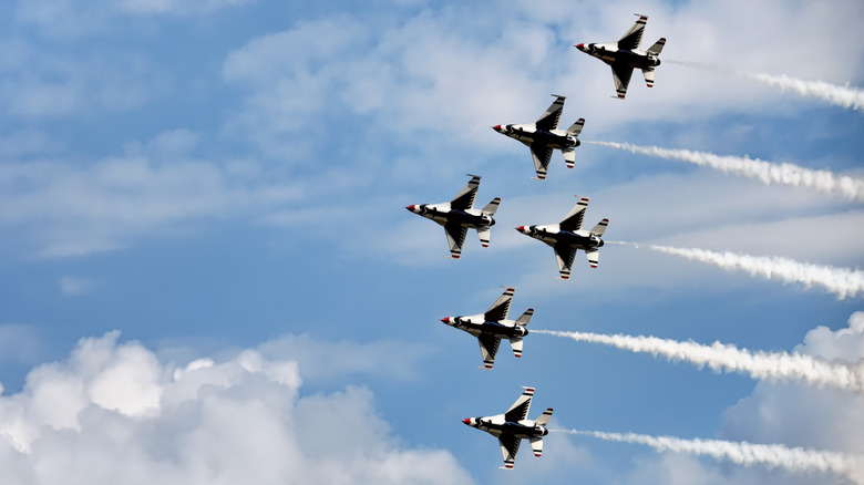 USAF Thunderbirds flying in formation at the Joint Base Andrews air show in 2017