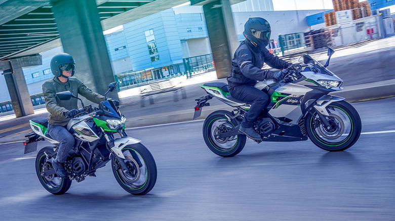 Kawasaki Z E-1 and Ninja E-1 riding side by side