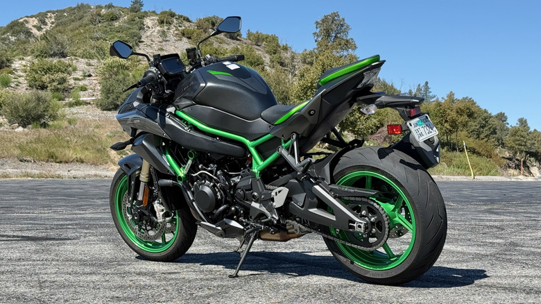 2026 Kawasaki Z H2 rear 3/4