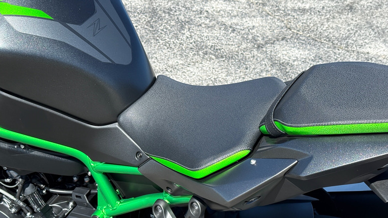 2026 Kawasaki Z H2 seat