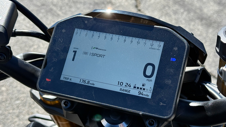 2026 Kawasaki Z1100 5-inch TFT display